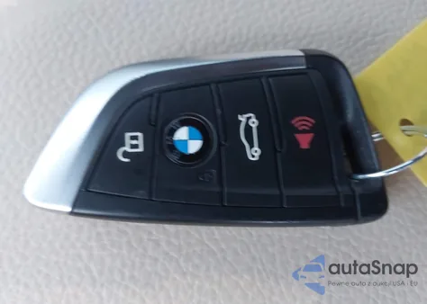 2018 BMW X1 xDrive28I z USA, uszkodzony, nr VIN WBXHT3C3XJ5F91837